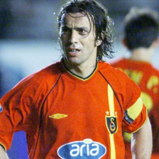 8- Bülent Korkmaz (Galatasaray) 428 maç 14 gol