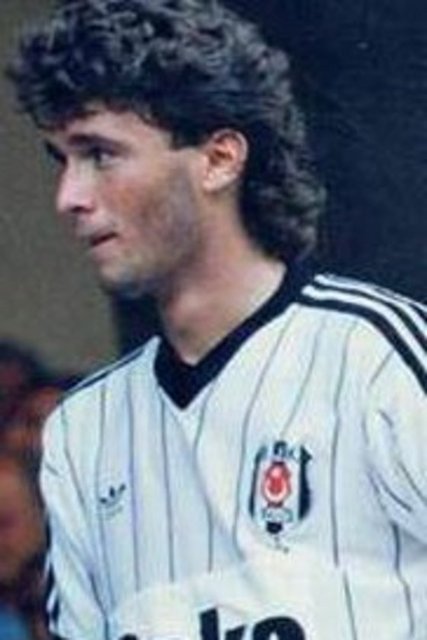 11- Gökhan Keskin (Beşiktaş-İstanbul) 415 maç 15 gol