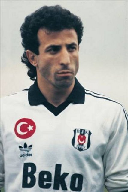 6- Recep Çetin (Bolu-Beşiktaş-Trabzon-İstanbul) 437 maç 6 gol