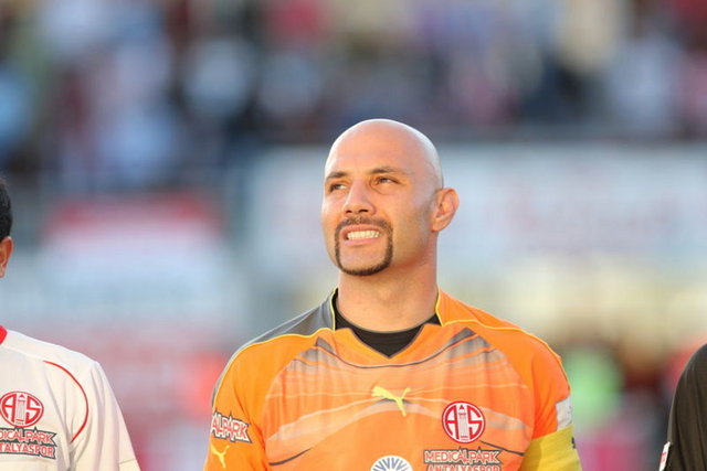 12- Ömer Çatkıç (Eskişehir-G.Birliği-Bursa-Antalya) 412 maç 1 gol (Faal futbolcu)