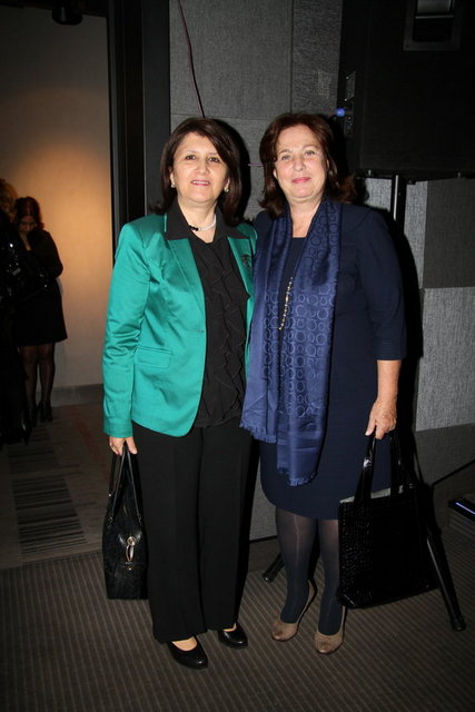BAHAR ÖKLÜ, MONİK İPEKEL