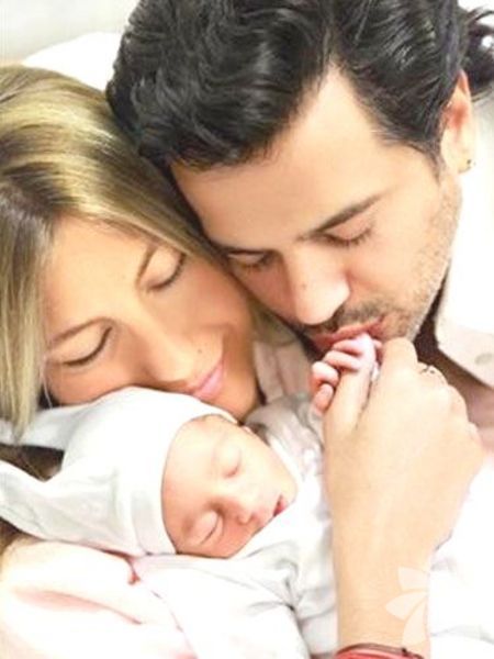 Çağla Şikel ve Emre Altuğ