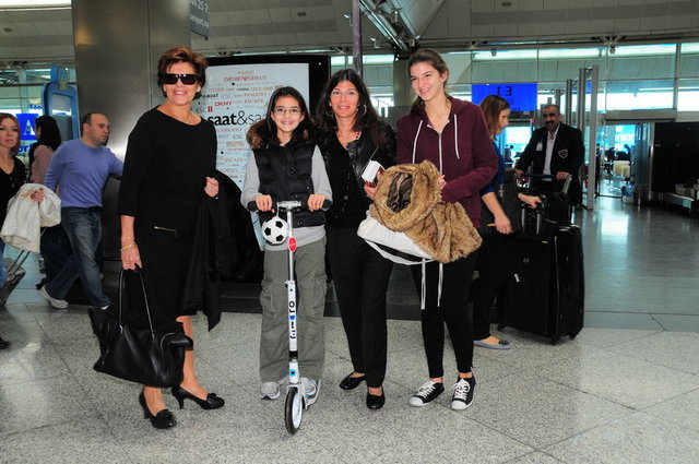 MÜZEYYEN SELGUR,MİNA- ZEYNEP - MERVE ÜSTÜNEL