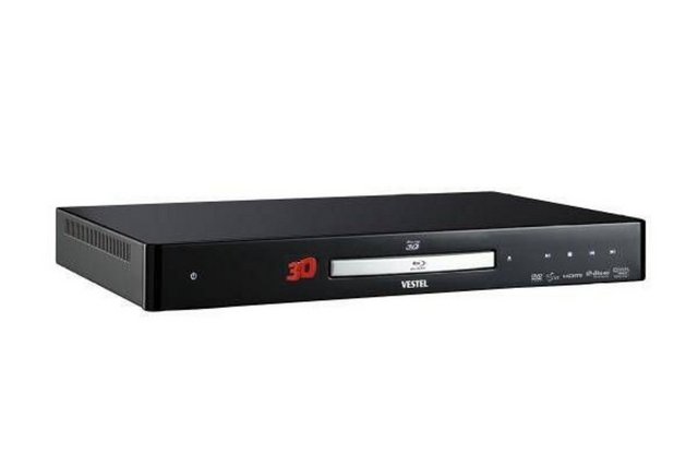 2 - Vestel Bludream BD3000: - Vestel'in en yeni Blu-ray disk oynatıcısı olan bu ürün, CD/DVD, MPEG4, MP3, WMA, JPEG, MKV video ve ses formatlarını destekliyor. HDMI ve USB bağlantı seçenekleri bulunan Vestel'in Blu-ray oynatıcısı, üç boyutlu görüntüleri de oynatabiliyor. Cihaz aynı zamanda yeni nesil Dolby Digital Plus ses teknolojisini barındırıyor. Fiyatı 499 TL.