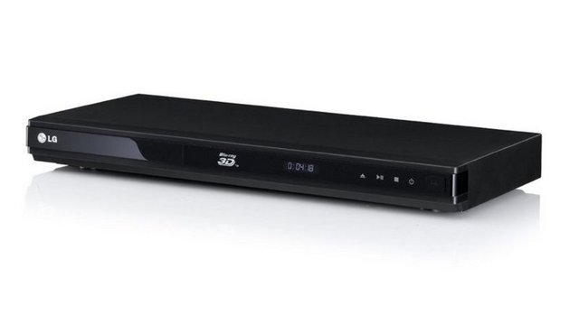 4 – LG BD670: - USB kayıt özelliği olan LG'nin 3D teknolojili Blu-ray oynatıcısı, CD'deki müzik dosyalarını USB uyumlu hafıza kartlarına MP3 formatına çevirerek aktarabiliyor. 13.1 Watt'lık güç tüketimi olan cihaz, CD/DVD, DivX, DivX HD, WMV, MKV, AVI, MPEG 2/4 ve AVCHD video formatlarını oynatıyor. Dahili Wi-Fi ve ethernet bağlantısı olan ürün, 44 mm kalınlığında ve 2.6 kilogram ağırlığında. Fiyatı 569 TL.