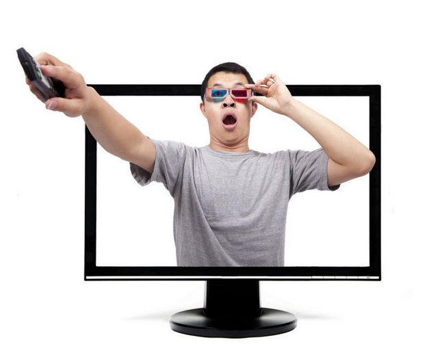 Televizyon teknolojisiyle birlikte medya oynatıcıları da üçüncü boyuta (3D) geçiyor. 3D TV'lere entegre olarak çalışan 3D Blu-ray disk oynatıcılar da Full HD'nin yanında, 3D görüntüyü ekranlara taşıyor.