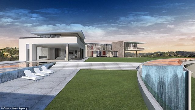 Birçok zengin ve ünlü simaya ev sahipliği yapan Bel Air'deki 9 bin 290 metrekarelik ev 500 milyon dolara satışa çıkacak.