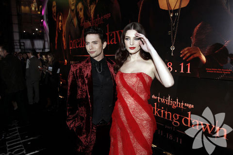 Ashley Greene and Jackson Rathbone