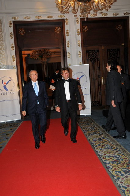 ÜNAL AYSAL, KAYA ÇİLİNGİROĞLU