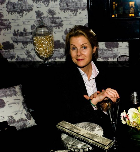 LADY SERENA LİNELY
