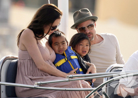 Angeline Jolie ve Brad Pitt 