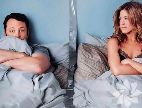Jennifer Aniston ve Vince Vaughan – Ayrılık (The Break Up) - Brad Pitt'i Bay ve Bayan Smith filminin setinde Angelina Jolie'ye kaptıran ünlü oyuncu teselliyi, The Break Up filminin çekimlerinde kendini Vince Vaughan'ın kollarında buldu. Çiftin birliktelikleri çok uzun sürmedi. 