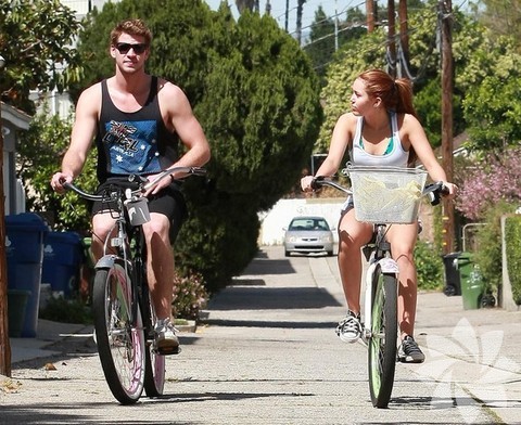 Miley Cyrus ve Liam Hemsworth