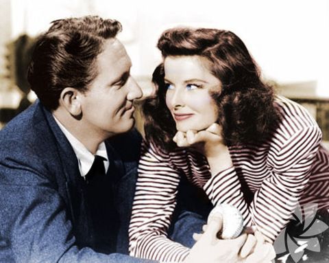 Katherine Hepburn ve Spencer Tracey – Yılın Kadını (Woman of the Year) - 1942 senesinde "Yılın Kadını" adlı filmin çekimleri sırasında Hepburn ve Tracey sevişme sahnelerinde çok rahat olmalarından aralarında Bir şey olduğu konuşuldu. Fakat hiçbir zaman bunu açıklamadılar. İlişkilerini Hollywood magazin basınından sakladıkları sürece ilişkileri devam etti. Spencer'ın ölümü ile birlikte 1967'de çiftin mutlulukları son buldu. 