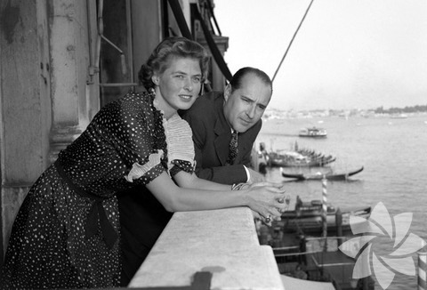 Ingrid Bergman ve Roberto Rossellini – Kazablanka (Casablanca) - Yüzyılın en skandallı ve şaşırtıcı birlikteliği 1950 yılında, Stromboli'de çekilen Kazablanka filminin yıldızı Ingrid Bergman ve filmin yönetmeni Roberto Rossellini'in ilişkileriydi. 1951'de evlenen çiftin 2 çocukları oldu ve 1957'de ayrıldılar. 