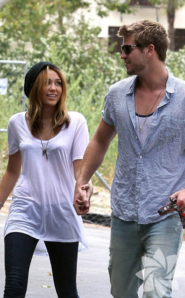 Miley Cyrus ve Liam Hemsworth