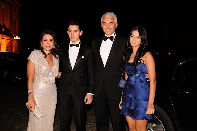 SUZAN SABANCI DİNÇER , HALUK DİNÇER, CEYDA DİNÇER
