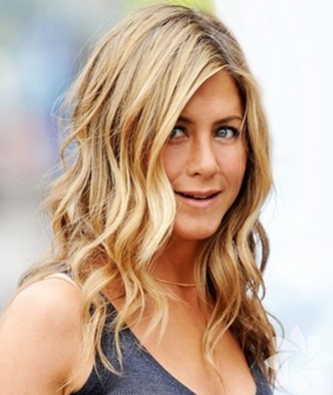 Saçlarınızın doğal hali ile çekici görünün