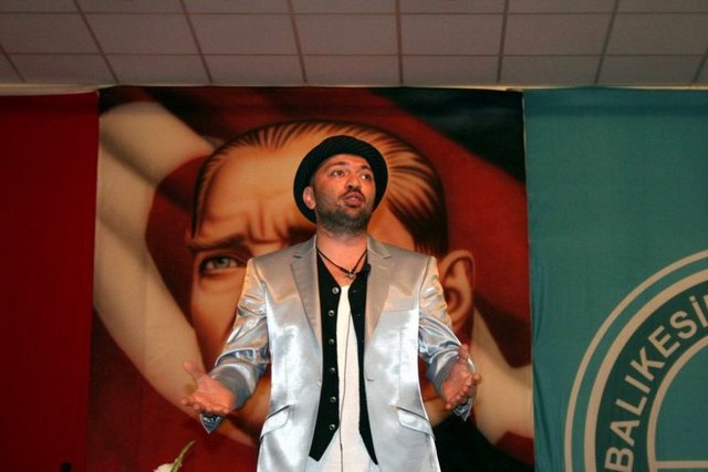 @ceyhunyilmazz / Takipçi sayısı: 215,769