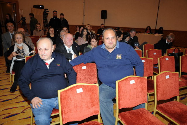OSMAN, FATİH ÖZTÜRK