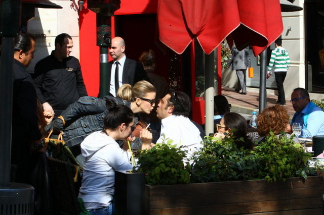 Fakat çok geçmeden bomba bir haber de magazin gündemine düştü. Yurdal Sert'in İstanbul Aile Mahkemesi'ne sunduğu boşanma dilekçesindeki iddialara göre çiftin mutlu evliliği, Ivana Sert ve arkadaşı Hatem Yavuz'un iş ortaklığı kurmasıyla bozuldu. Ivana Sert, bir süre sonra eşinden uzaklaştı, ayrı odalarda uyumaya ve sık sık şehir dışına çıkmaya başladı. Bu süreçte Hatem Yavuz'un da evliliğinde sorunlar baş gösterdi. Sert çiftinin evinde çalışanlar, Yavuz'un sık sık eve gelip gittiği dönemde tek tek işten ayrıldı. Çalışanlar, Yurdal Sert'e de eşi ile Yavuz arasıda ilişki olduğunu ima etti. Hatem Yavuz'un eşi de Yurdal Sert'le buluşarak şüphelerini açıkladı. Yurdal Sert, duydukları üzerine konuyu her iki tarafla da konuştu, ancak yaptığı açıklamalar üzerine eşine inanmayı tercih etti. -