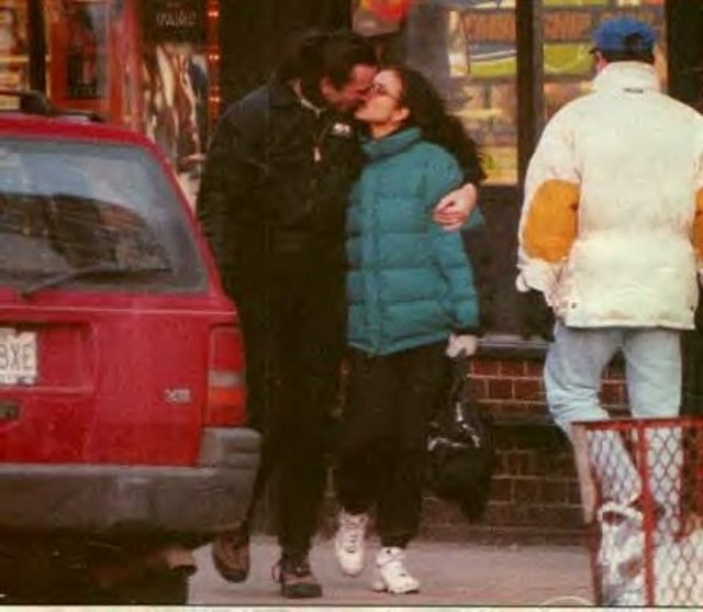 Daniel Day-Lewis, hamile olduğunu söyleyen Fransız oyuncu Isabelle Adjani'ye ayrıldığını çektiği faksla bildirdi -