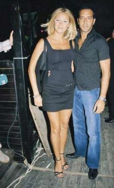 Fakat Pınar Altuğ, eşini Tony Teodoridis ile aldattı... Bunun üzerine çift boşandı. -