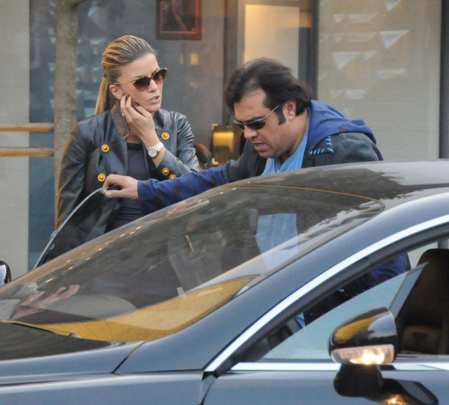 Sonrasında kendisi Göcek'teyken 8 yıllık eşi Yurdal Sert tarafından Bodrum'da esmer bir güzelle aldatılan Ivana Sert  - boşanma kararı aldı -