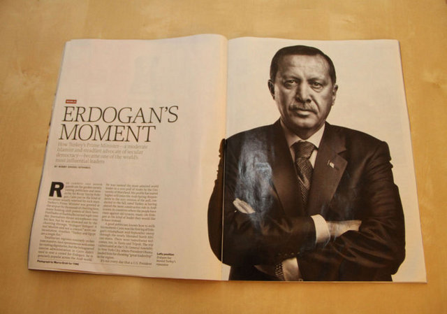 Dünya bölümünde de ilk sırada, derginin ''Erdoğan'ın Anı'' başlıklı Avrupa, Asya ve Güney Pasifik baskılarına kapak olan, Başbakan Erdoğan ile ilgili yazı Amerikalı okuyuculara sunuldu. -  - Bobby Ghosh imzalı 4 sayfalık yazıda, yine derginin üç bölgede Başbakan Erdoğan ile ilgili kullandığı kapak fotoğrafı kullanıldı.