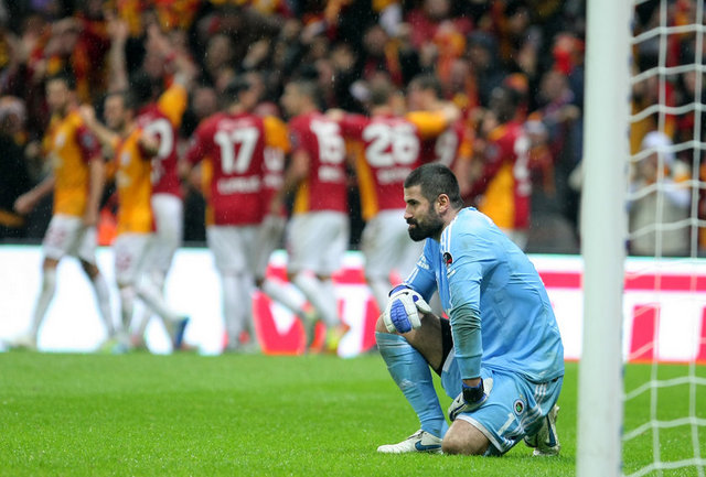 Kadikoy-moda- fenerbahce dolaylarinda çıt cikmiyor. millet yasta olmali