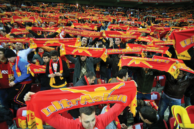 Skordan anladigim kadariyla mac Galatasaray ile Volkan arasinda gecmis.