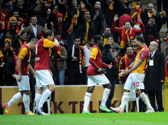 Derbi de zirve de Galatasaray'ın