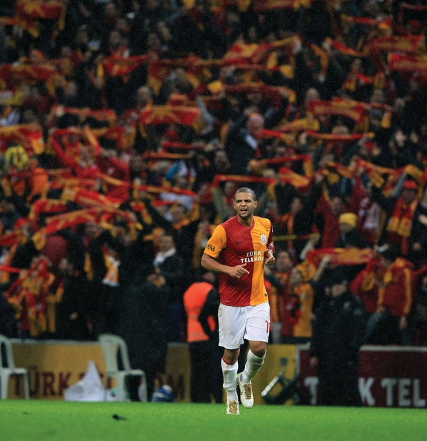 Socrates için derbi öncesi saygı duruşu.. Çok şık..