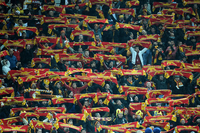 Bugünün farkı: #illuminati geri sayıyordu, #Galatasaray ileri