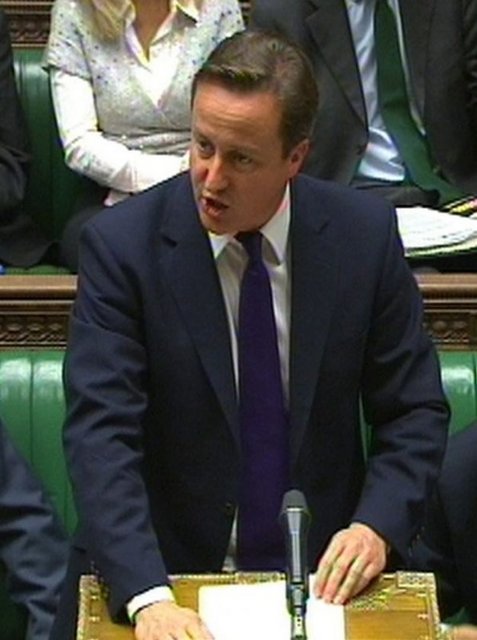 Başbakan ya da herhangi bir milletvekili konuşurken, konuşmayı onaylayanlar "Evet" diye bağırıp, kafalarıyla onay verirken görüşlere karşı çıkanlar "Hayır" diye bağırıp kafalarını sallıyor.