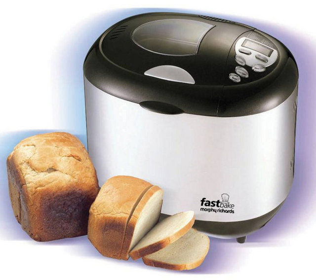 -  -  -  - 6 - Morphy Richards 48268: - 450, 680 ve 900 gramlık ekmek pişirme seçenekleri olan ürünün bir somun ekmeği, malzemeleri karıştırması, yoğurması, mayalaması ve pişirmesinin süresi ortalama 1 saat 20 dakika.