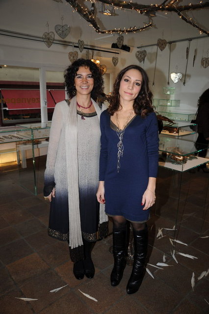 ZEYNEP EROL, MİNA EROL