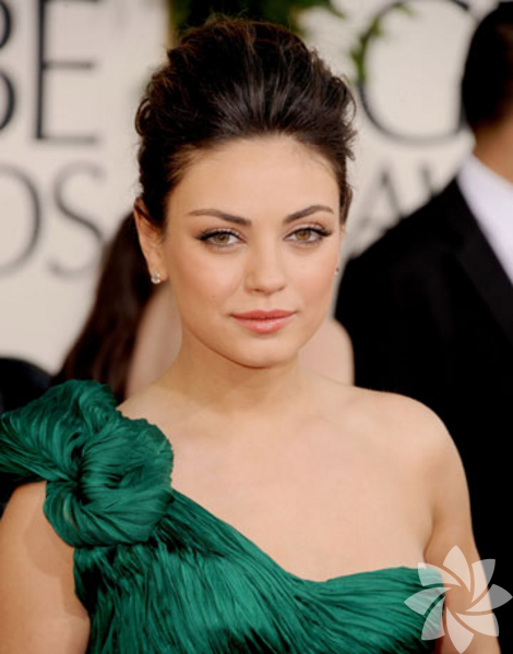 Mila Kunis - Romantik bakışlar