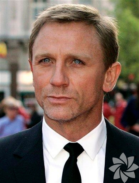 Daniel Craig