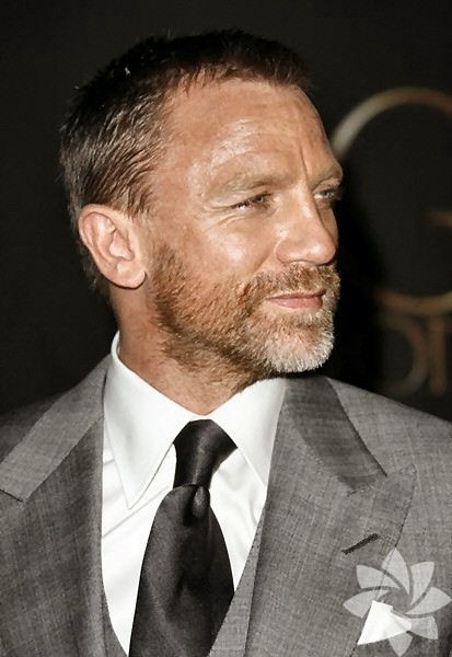 Daniel Craig