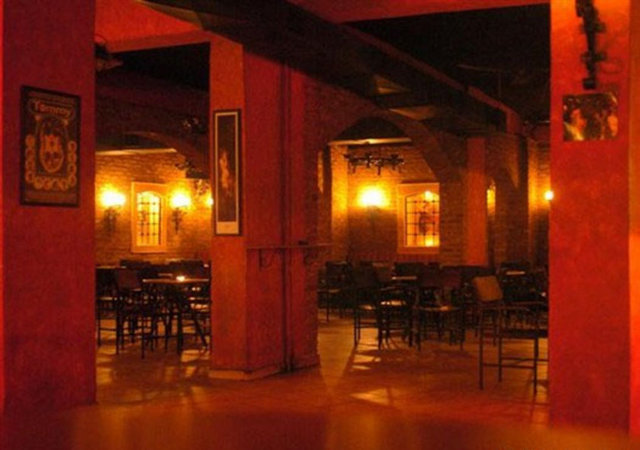 Bursa Resimli Bar'da; 23 Aralık Cuma, saat 22.00'de, Yaşar Kurt. Giriş: 23 TL. Tel: (216 556 98 00)