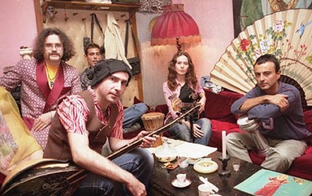 Babylon'da; 23 Aralık Cuma, saat 21.30'da, Baba Zula, saat 23.30'dan sonra ise "Naim Dilmener ile Eski 45'likler". Giriş: 39, 17 TL. Tel: (212 292 73 68)