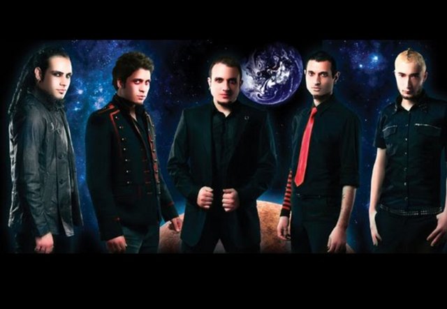 Bronx'ta; 23 Aralık Cuma, saat 21.30'da, Makine, 24 Aralık Cumartesi, saat 21.30'da, Kreş. Giriş: 23, 18 TL. Tel: (212 244 50 06)