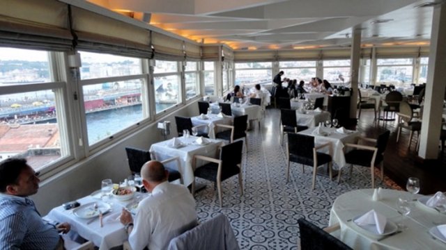 Tarihi Karaköy Balıkçısı Grifin / 	Ücreti: 100 TL. Karaköy Tel: (0 212 243 40 80) -