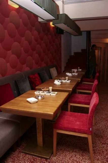 Yan Gastrobar / Beyoğlu Tel: (0 212 249 12 83) -