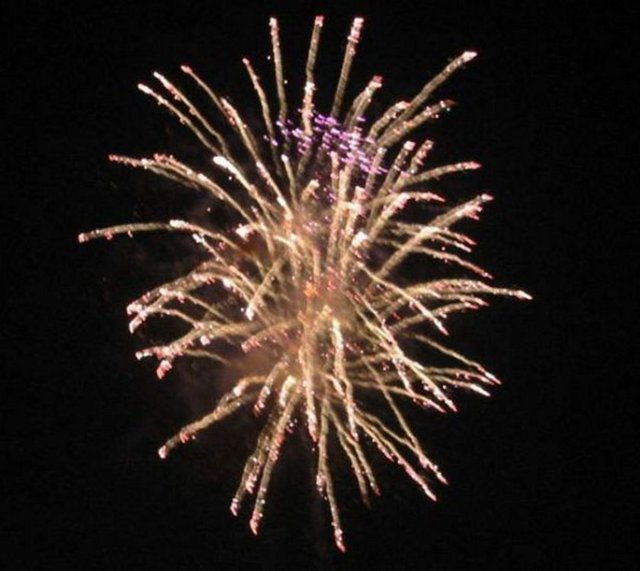 Yeni yılın ilk dakikalarında ve sabahında yapılan bazı inanışlar vardır. Yeni yılın bereket getirmesi için uygulanır.. İşte onlar...