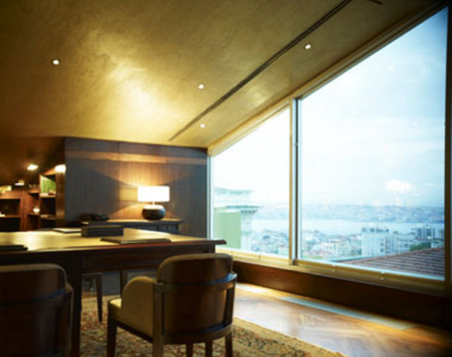 Hilton İstanbul / Harbiye Tel: (0 212 315 60 00)