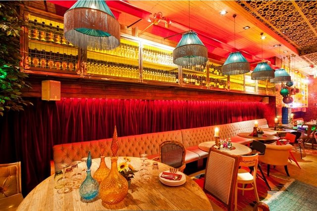 Beyrouth Cafe / Akaretler Ücreti: 140 TL. Tel: (0 212 236 50 17) -