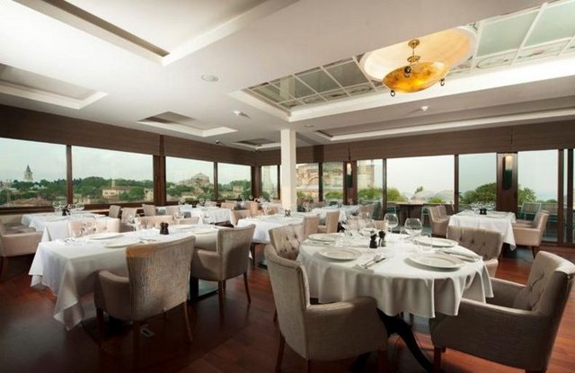 Cihannüma Restaurant / Sultanahmet Ücreti: 100 - 120 TL arasında. Tel: (0 212 520 76 76) -