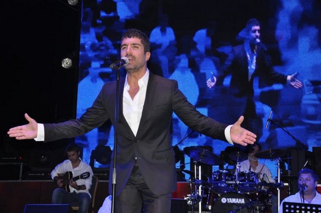 Özcan Deniz- İzmir Arena